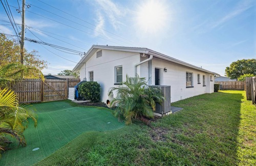Disston Heights House | 2 Bedroom Modern Home w/large fenced yard near Mall and Beaches.