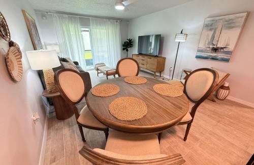 Crescent Beach Apartment | 2 bedroom St Augustine Beachside Retreat steps to the Beach