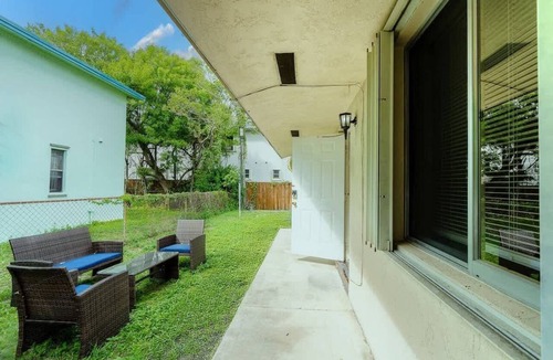 East Central Boulevard House | 2 BR Coastal Home Near Beach!