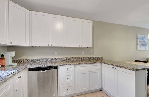 Lantana House | 2 BR Home Close to The Beach!