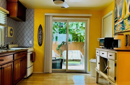 Cape May House | 2 BR house (sleeps 7) Dog friendly, walking distance to the mall & beach!