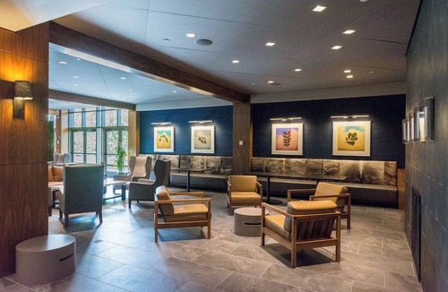 Ossining Hotel | 2 Comfortable Rooms | Modern Retreat Near Hudson Valley Dining and Shopping