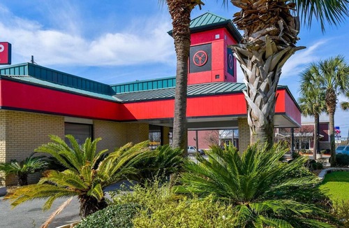 Lake Park Apartment | 2 Full Bed | Accessible