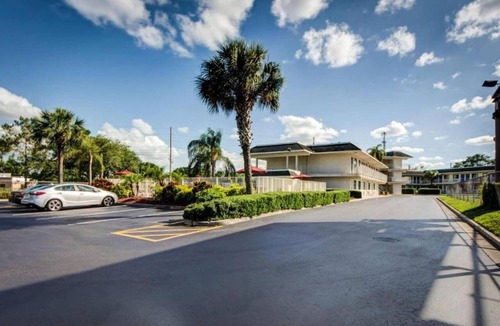 Lakeland Apartment | 2 Full Beds | Micfridge