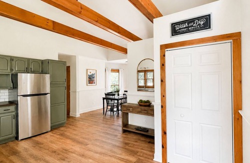 Maryland House | 2 Homes on Same Property, Sleeps 13, 5 Bedrooms, 3 Bathrooms, Game Room, A/C
