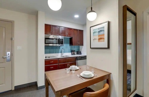 Mount Pleasant Hotel | 2 Homey Suites Perfect for Weekend Getaways – Near Mount Pleasant Attractions