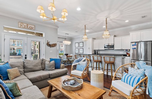 Villages of Crystal Beach House | 2 King👑Master Suites~Crystal Beach~Lagoon Pool~Beach Trolley~4BR Sugar Shack
