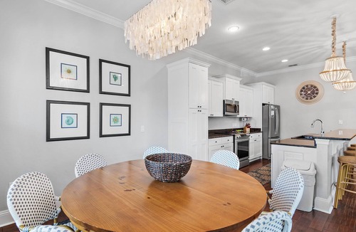 Villages of Crystal Beach House | 2 King👑Master Suites~Crystal Beach~Lagoon Pool~Beach Trolley~4BR Sugar Shack