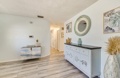 Ruskin House | < 2 Mi to Beach & Marina: Bright Ruskin Retreat!