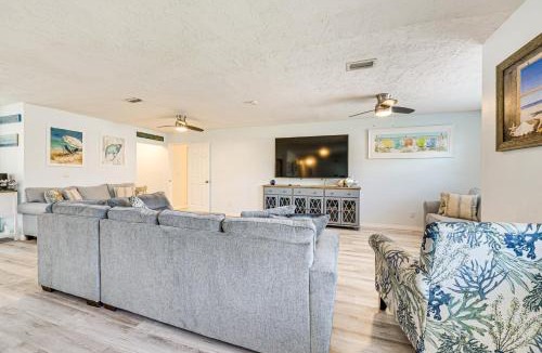 Ruskin House | < 2 Mi to Beach & Marina: Bright Ruskin Retreat!