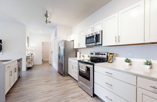 Gainesville Condo | 2 Mi to UF Campus! Modern Luxury Apt w/Pool
