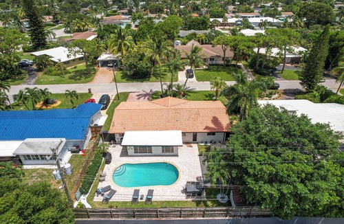Deerfield Beach House | 2 miles to Beach~ Pool ~Cabana~ Pool Table