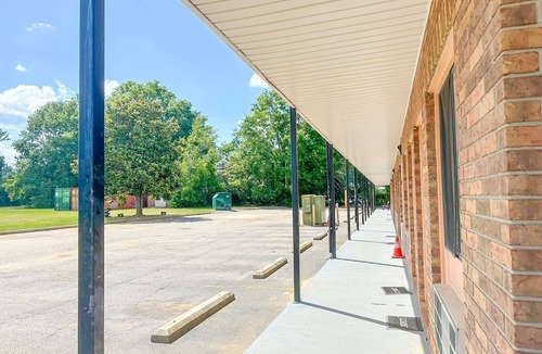 Louisville Apartment | 2 Queen Beds|Non-Smoking
