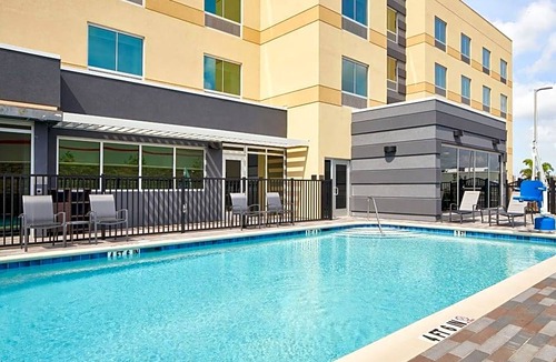 Riverview Hotel | 2-Star Hotel ∙ Fairfield Inn & Suites Tampa Riverview
