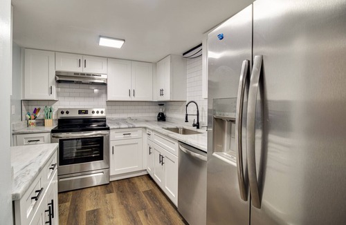 Richs Deland House | 2-Story 3/2.5 Townhome in the heart of Downtown Deland