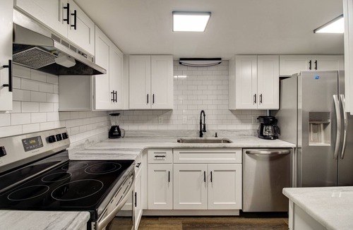 Richs Deland House | 2-Story 3/2.5 Townhome in the heart of Downtown Deland