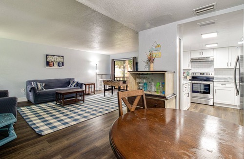 Richs Deland House | 2-Story 3/2.5 Townhome in the heart of Downtown Deland