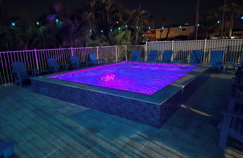 Mid Island House | 200ft From Beach 14 x 16 Ft Inground Heated Swim Jacuzzi Sleeps 8 Parking 4 cars