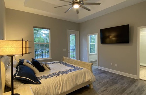 Fellowship House | 204 m² House ∙ 3 bedrooms ∙ 6 guests