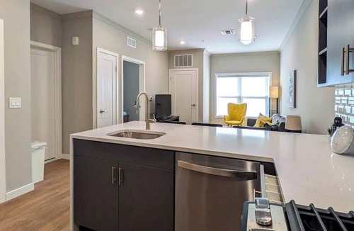 Dunellen Apartment | 227 Modern 1BR Apt Walk to NJT