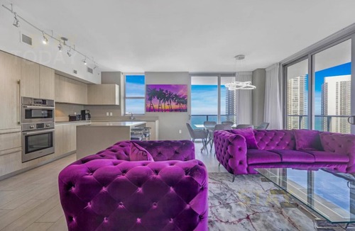 Hollywood South Central Beach Condo | 25 min to MAJOR INTERNATIONAL SPORTING EVENT! High-Floor High-Class: Luxury Oceanview Escape with Views