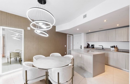 Hollywood South Central Beach Condo | 25 min to FIFA! - The Sky is the Limit: Picturesque Condo on a High Floor!