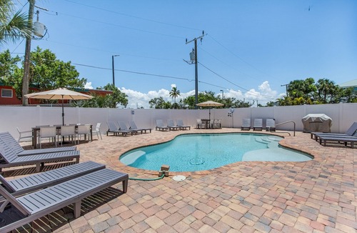 Fort Myers Beach House | 2633 Coconut Dreams A: 3BR w/Pool & Steps to Beach