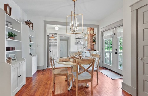 Midtown House | 2bd/1ba Craftsman Home * Renovated * 30 days +