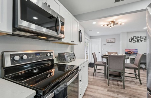 Fort Myers House | 2BD-2BA Retreat -Fast Wi-Fi- Near Beach & Downtown