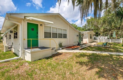 Safety Harbor Apartment | 2bd1b Apart DT Safety Harbor, FREE Wifi