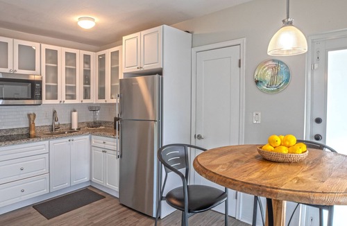 Palmetto Bay Apartment | 2BR 4 Beds by Miami SoFi Vacation Rentals Tucked in a quiet Palmetto Bay neighborhood, this property offers stylish 2BR/1BA stays with thoughtful design, outdoor spaces, and easy access to parks, dining, and Miami hotspots.