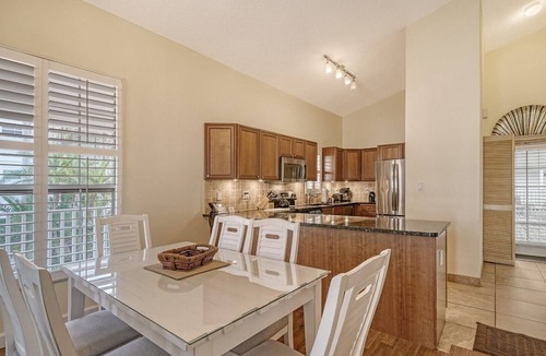 Whitney Beach Cottage | 2BR Cottage Bayside Close to the Pool