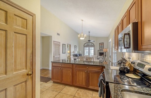 Whitney Beach Cottage | 2BR Cottage Bayside Close to the Pool