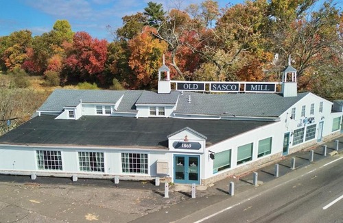 Westport Apartment | 2BR Flat above Historic Cider Mill