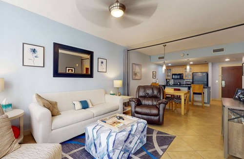 Baytowne Wharf Condo | 2nd-floor resort condo with balcony, on-site pool, golf, tennis & beach access