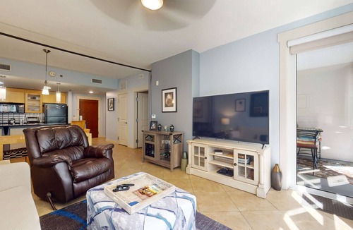 Baytowne Wharf Condo | 2nd-floor resort condo with balcony, on-site pool, golf, tennis & beach access