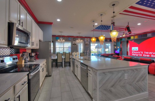 Kissimmee House | 2x Side-by-Side Bowling Villas, 1GB WiFi, videowall TVs, Sports-Wonder, sleep 80