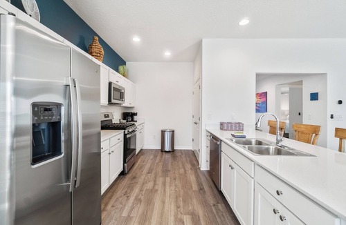 Candler House | 3/2 + Golf Cart + Dog Friendly + Near Eastport