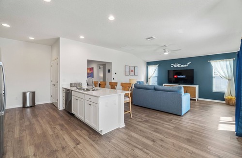 Candler House | 3/2 + Golf Cart + Dog Friendly + Near Eastport
