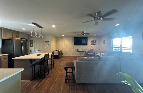 Valley House | 3/2 house w/private boat launch, full lake view porch. Sleeps 8-10. Parking+