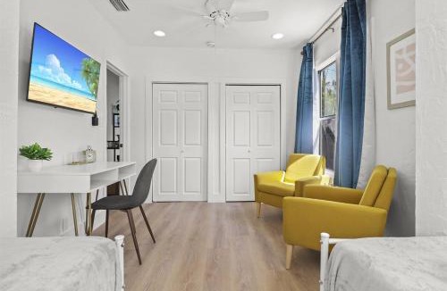 Parker Ridge House | 3 BD House in-law Apt - Palm Wave Stays