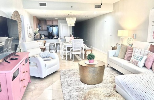Panama City Beach Hotel | 3 bed/3 ba - Sterling Breeze - PCB