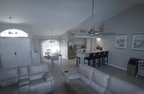 White Marsh House | 3 bed/3 bath with Stunning Lakeview from private pool