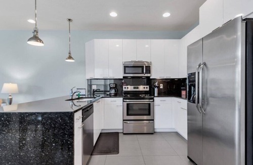 Silver Creek House | 3 bed Modern Town Home Close to Disney 1447RC