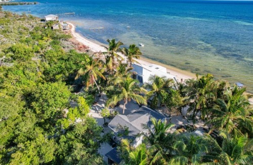 Big Pine Key Cottage | 3 BEDROOM 2.5 BATHROOMS PROPERTY HAS A GUEST COTTAGE