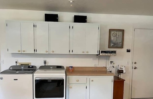 Park East Apartment | 3 Bedroom 687084 by Houzlet