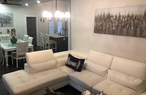Disston Heights Apartment | 3 Bedroom 817096 by Houzlet