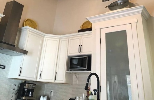 Disston Heights Apartment | 3 Bedroom 817096 by Houzlet