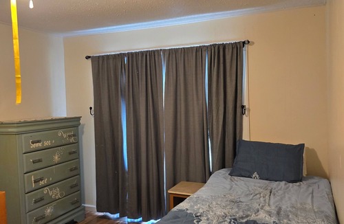 Tifton House | 3 bedroom close to downtown for business or pleasure travelers.