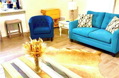 Milton House | 3-bedroom house in delightful Milton with cool AC and charm